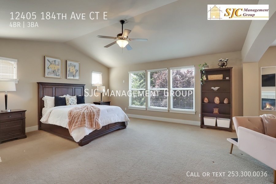 Four Bedroom three bath home for rent in Falling Water Bonney Lake property image