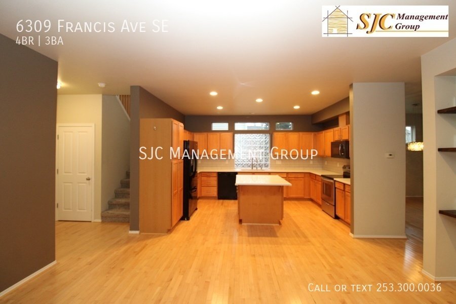 Four bedroom home in Lakeland Hills neighborhood for rent property image