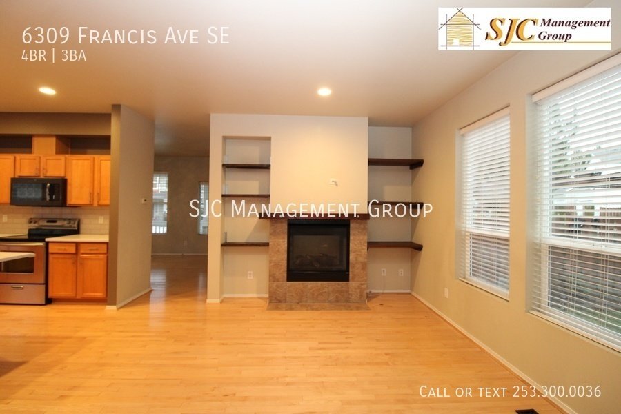 Four bedroom home in Lakeland Hills neighborhood for rent property image