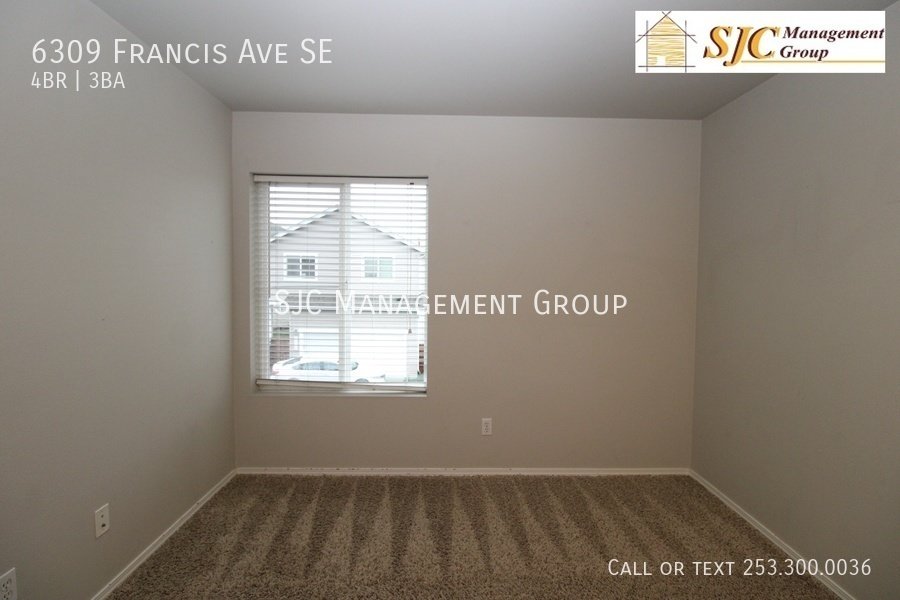 Four bedroom home in Lakeland Hills neighborhood for rent property image