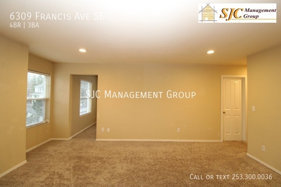 Four bedroom home in Lakeland Hills neighborhood for rent property image