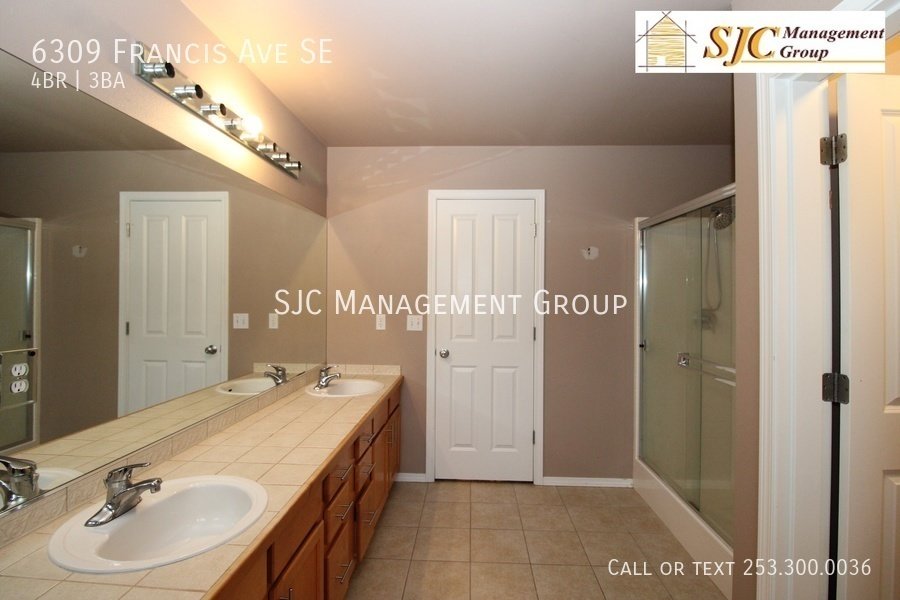 Four bedroom home in Lakeland Hills neighborhood for rent property image