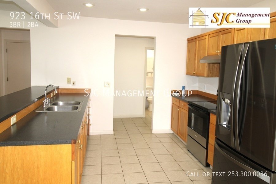 Three bedroom two bath home for rent Puyallup Valley property image
