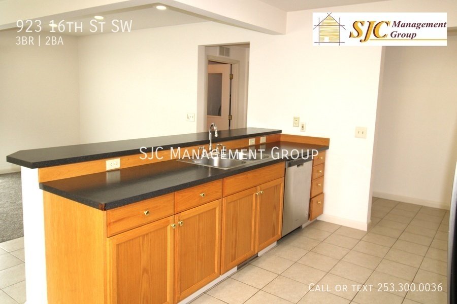 Three bedroom two bath home for rent Puyallup Valley property image