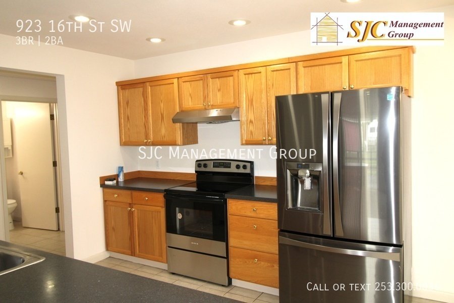 Three bedroom two bath home for rent Puyallup Valley property image