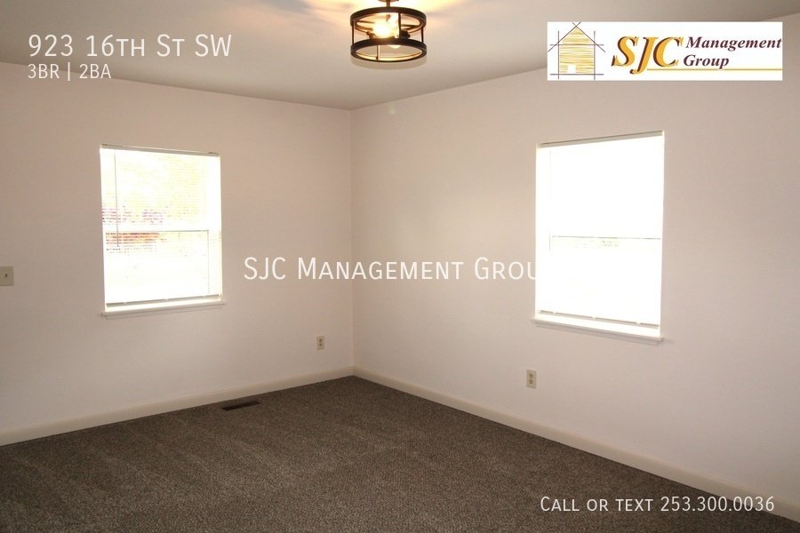 Three bedroom two bath home for rent Puyallup Valley property image