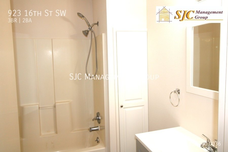 Three bedroom two bath home for rent Puyallup Valley property image