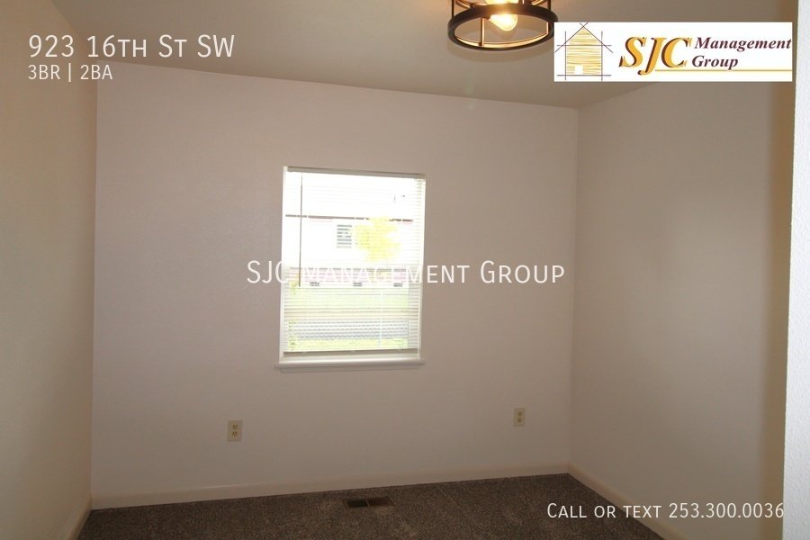Three bedroom two bath home for rent Puyallup Valley property image