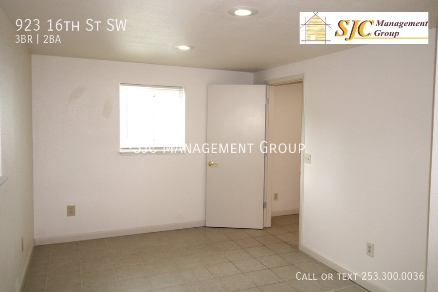 Three bedroom two bath home for rent Puyallup Valley property image