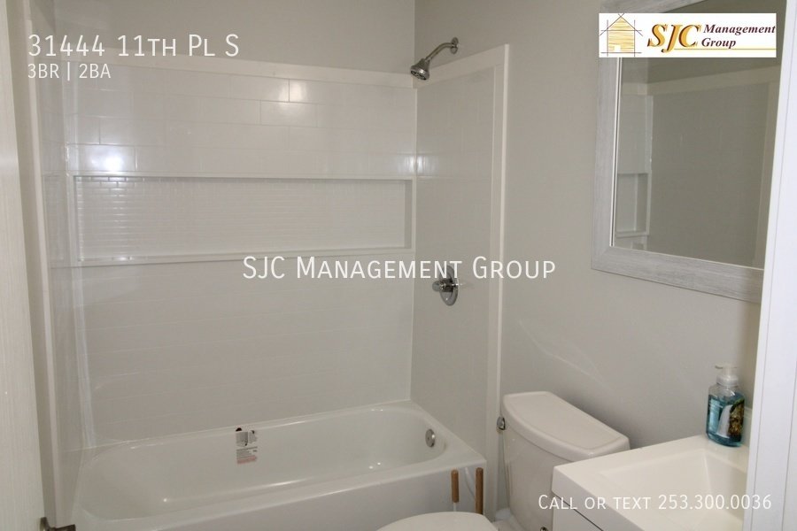 Three bedroom 2 bath duplex for rent in Federal Way property image