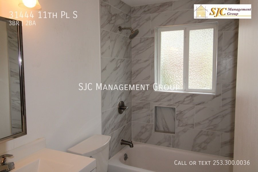 Three bedroom 2 bath duplex for rent in Federal Way property image