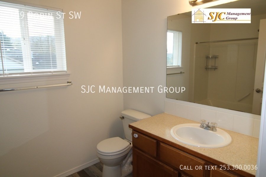 Four bedroom home for rent in Orting property image