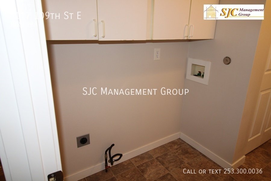 Three Bedroom 2 Bath Duplex South Hill Puyallup property image