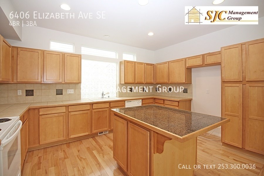 Four-bedroom home in Lakeland Hills for rent property image