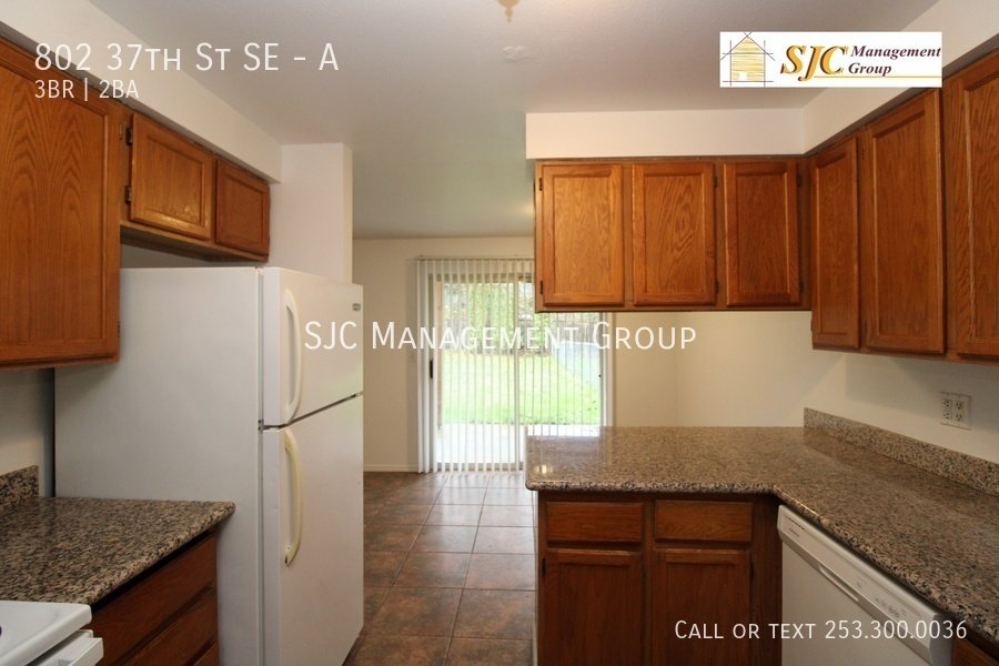 Three bed, one and a half bath town-home for rent in Auburn. property image