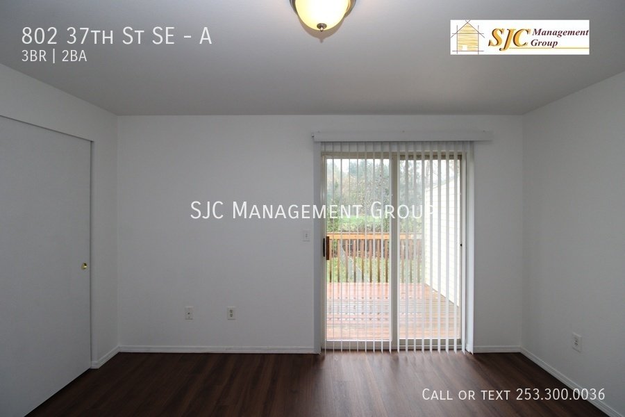 Three bed, one and a half bath town-home for rent in Auburn. property image