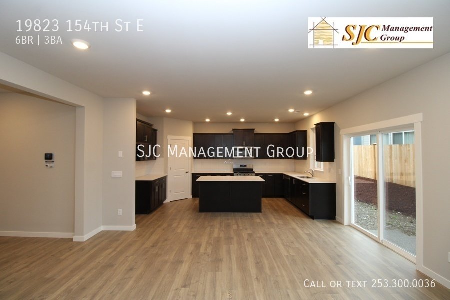 Brand new 6 bedroom Bonney Lake home for rent property image