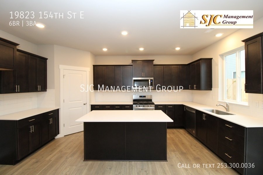 Brand new 6 bedroom Bonney Lake home for rent property image