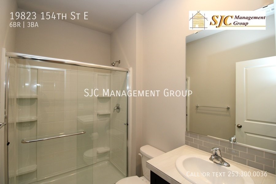 Brand new 6 bedroom Bonney Lake home for rent property image