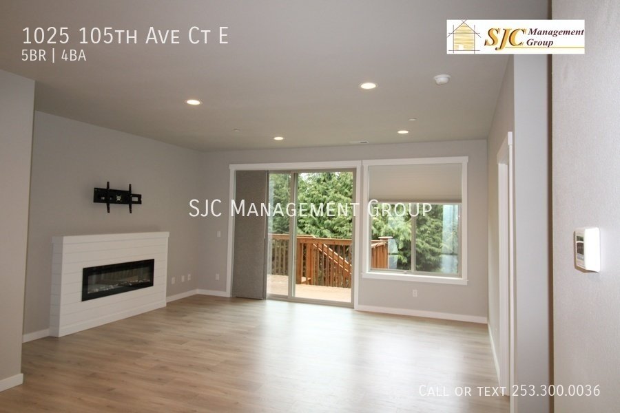 Five Bedroom 3.5 bath Townhome in Edgewood property image