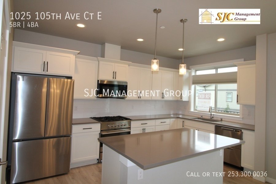 Five Bedroom 3.5 bath Townhome in Edgewood property image