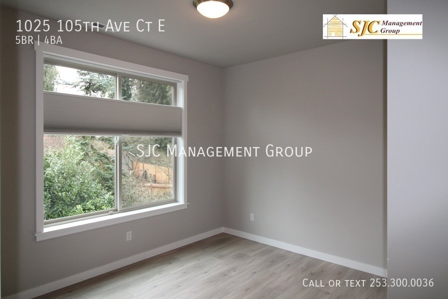 Five Bedroom 3.5 bath Townhome in Edgewood property image