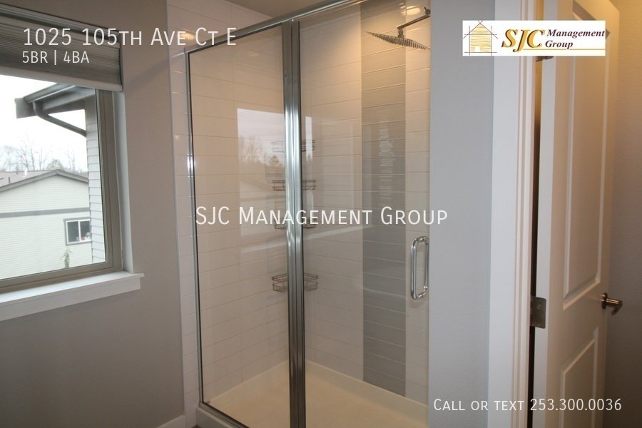 Five Bedroom 3.5 bath Townhome in Edgewood property image