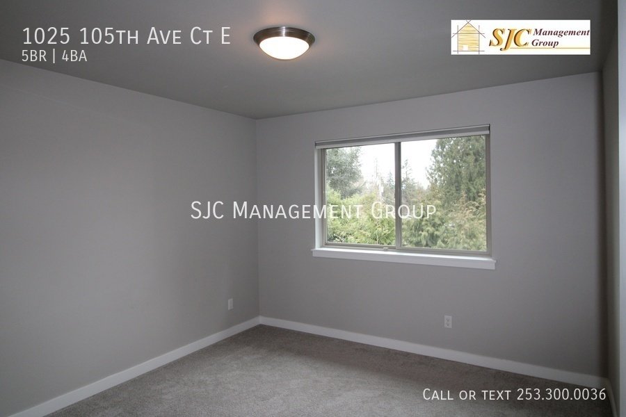 Five Bedroom 3.5 bath Townhome in Edgewood property image