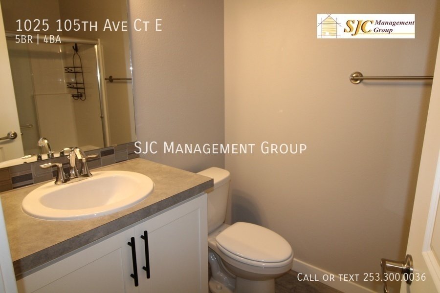 Five Bedroom 3.5 bath Townhome in Edgewood property image