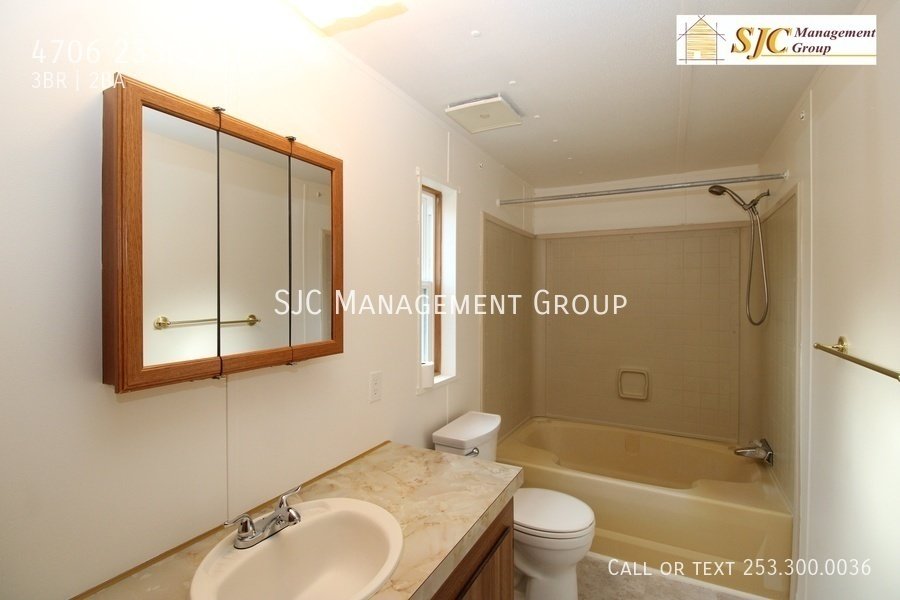 Three bedroom home for rent in Spanaway property image