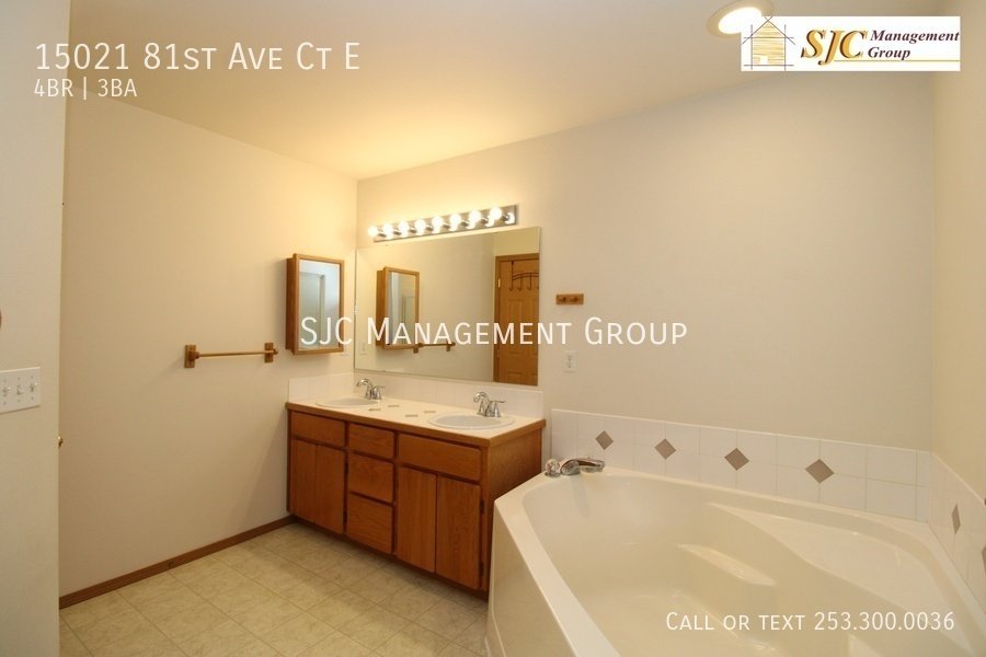 Four bedroom 2.5 bath home for rent South Hill Puyallup property image